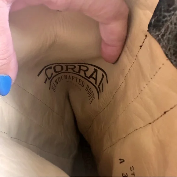 Corral Distressed Gray-Brown Leather Fringe Western Heeled Boots - Picture 9 of 13